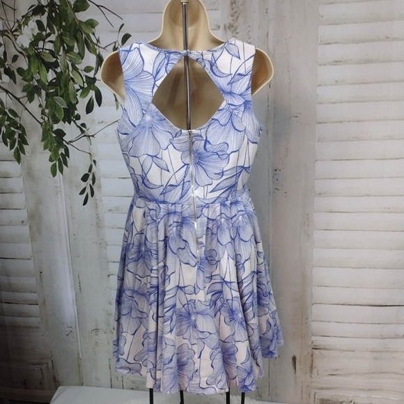 Danny & Nicole Blue Floral Fit Dress - Picture 5 of 9